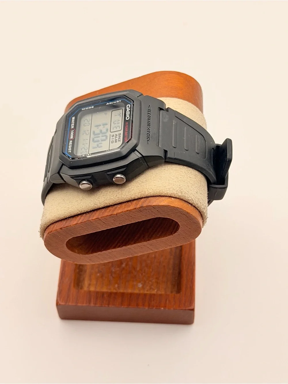 Casio Illuminator Digital Watch, W800H-1BV, Very Good, 100m Water Resistent